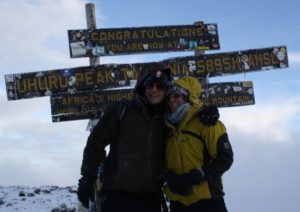 Inspiration für Room to Read: Ed und Olivia auf dem Kilimanjaro