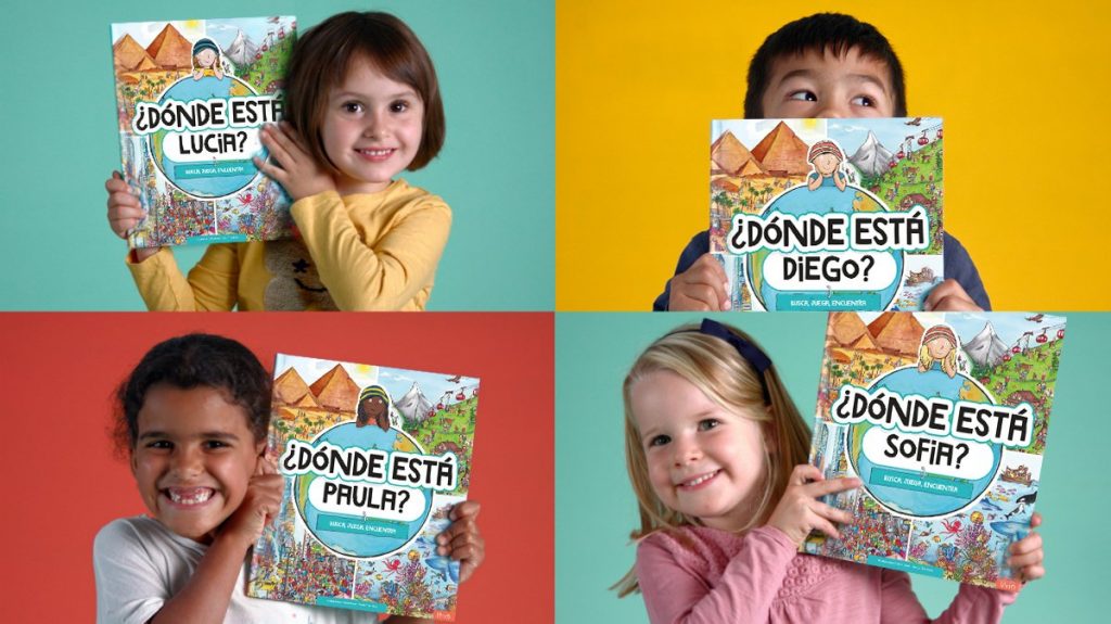 4 niños con libro 'Mi viaje alrededor del mundo'
