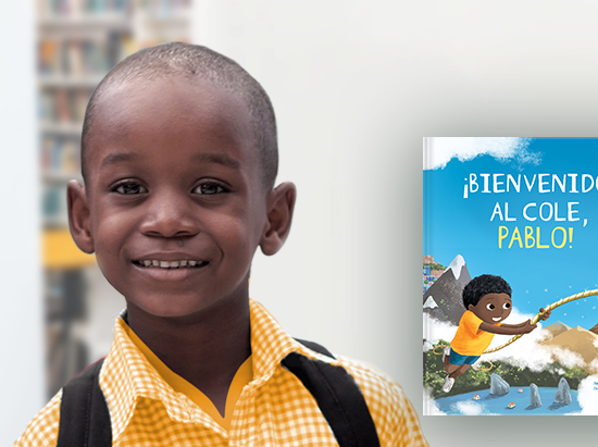 Niño de color con portada del libro Bienvenidos al cole