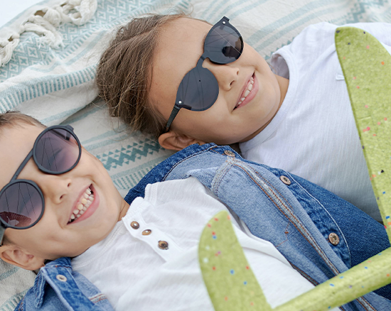 Ideas para familias: niños con gafas de sol