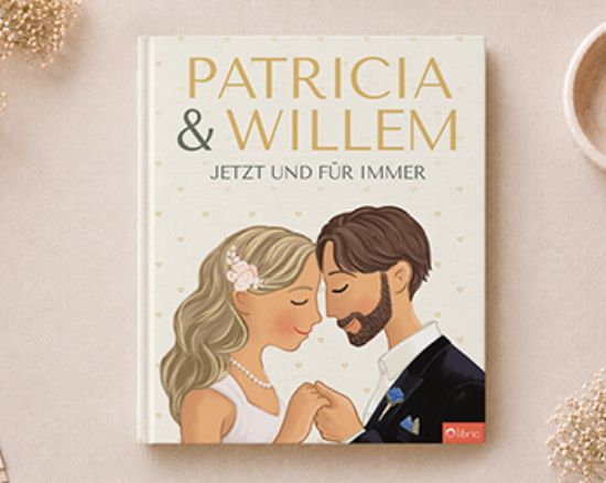 Personalisiertes Buch als Hochzeitsgeschenk "Jetzt und für immer" mit illustriertem Cover eines Brautpaars, umgeben von Trockenblumen, Eheringen in einer Schale und einer handgeschriebenen Glückwunschkarte